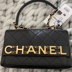 Chanel Enchained 20P Flapbag NWT